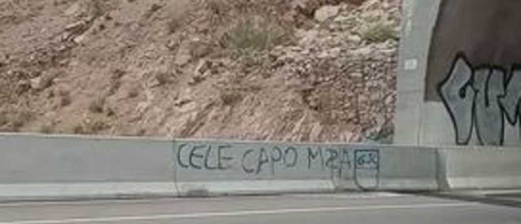 Un mendocino vandalizó el túnel de ingreso a Potrerillos 
