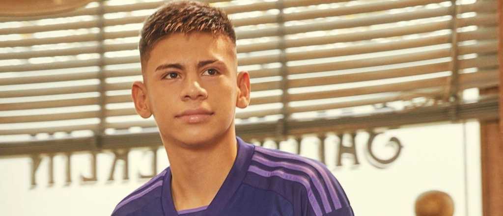 Tiene apenas 16 a&ntilde;os y River decidi&oacute; blindarlo con una cl&aacute;usula millonaria