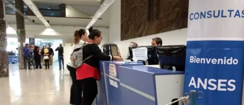 Qui&eacute;nes cobran asignaciones este jueves