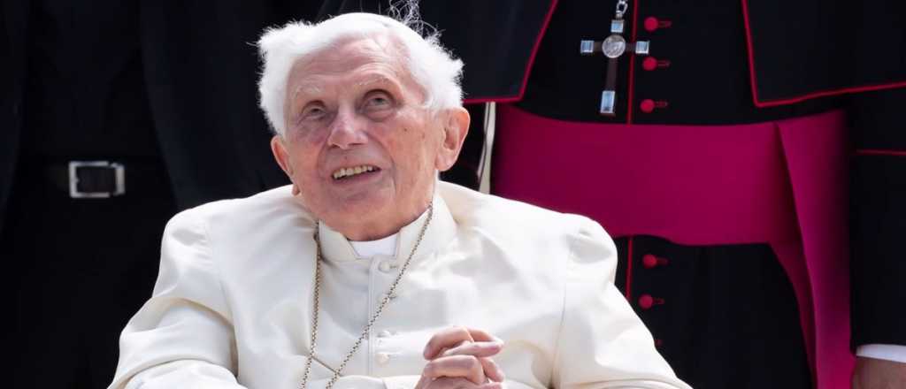 Muri&oacute; el papa em&eacute;rito Benedicto XVI
