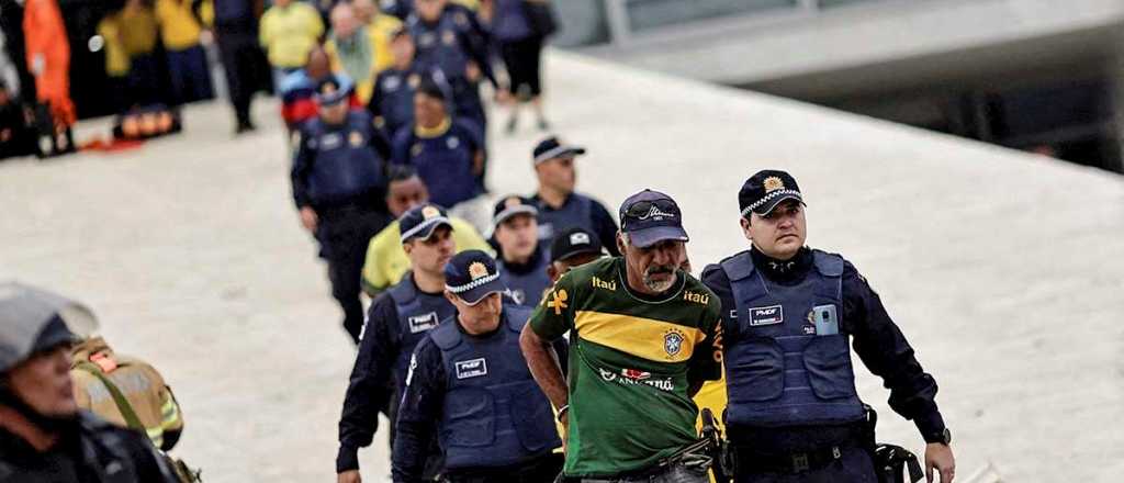 Más 1.200 detenidos durante el desalojo de bolsonaristas en Brasilia