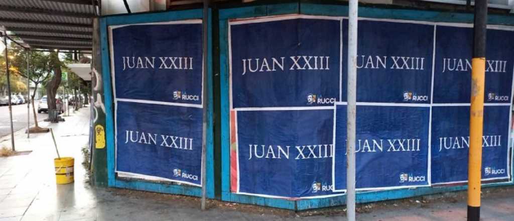 Aparecieron afiches que impulsan la candidatura de Juan Manzur