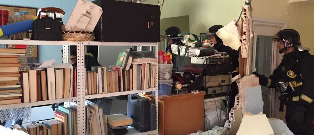 Una explosión de un celular podría haber derribado una pared