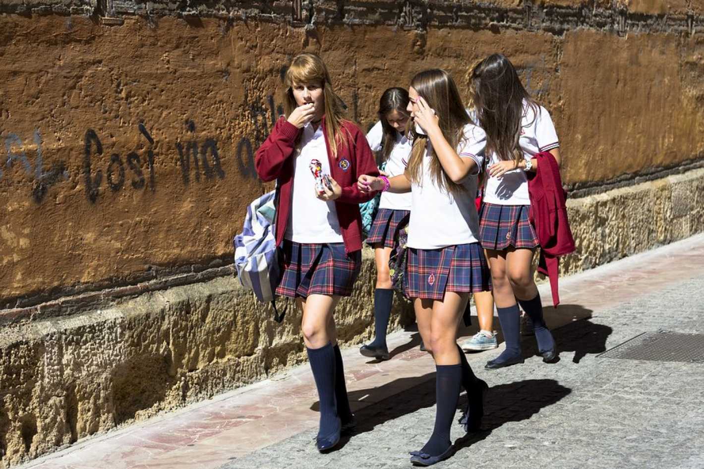 Este colegio español tiene el uniforme más lindo del mundo Mendoza Post