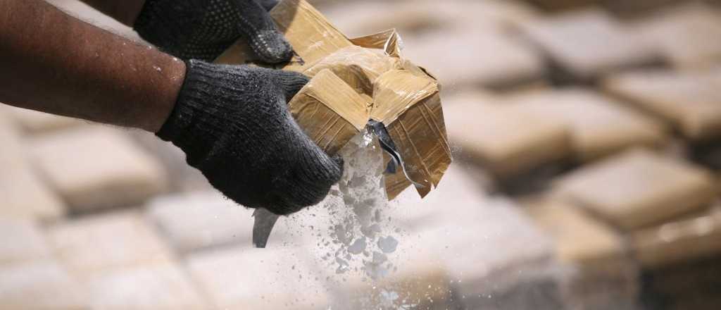 Godoy Cruz: detienen a un adolescente con un arma y dos kilos de coca&iacute;na