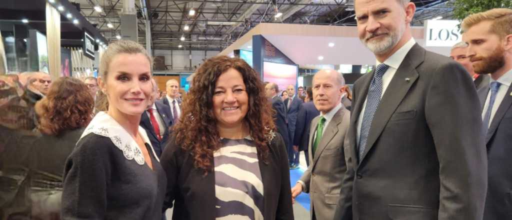 Consigui&oacute; una foto con los reyes de Espa&ntilde;a y los invit&oacute; a Mendoza