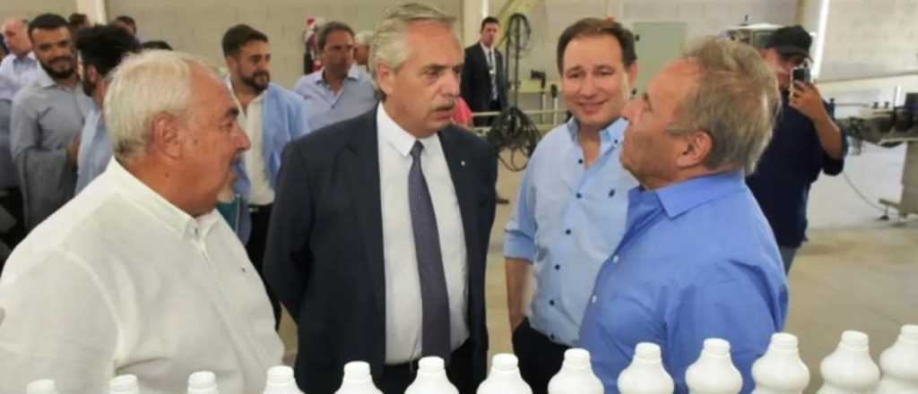 Reunión en Mendoza: Alberto e intendentes del PJ en la fábrica de lavandina