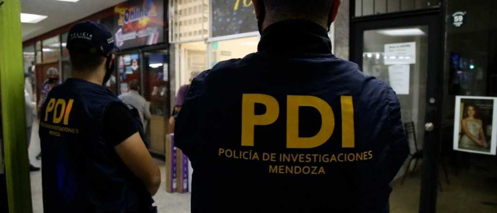 Cuatro policías de Mendoza detenidos por dejarse drogas tras un allanamiento