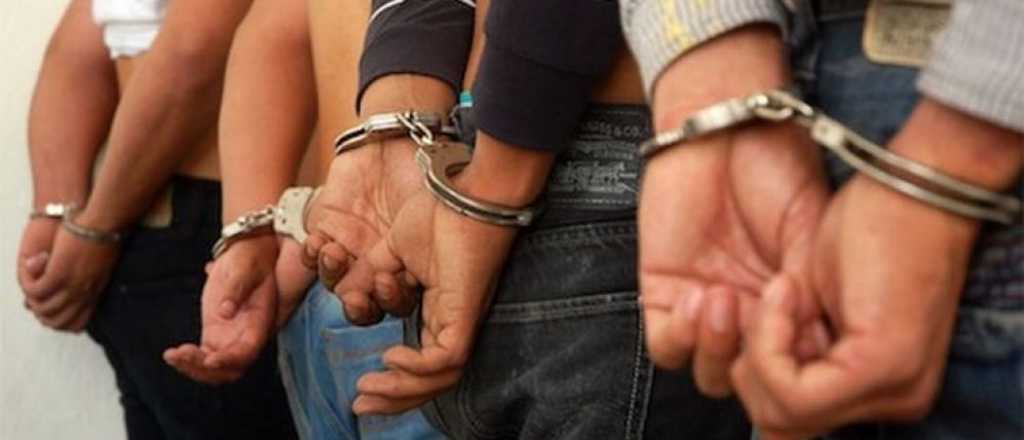 Detuvieron a dos hombres que robaban ruedas en la playa San Agust&iacute;n