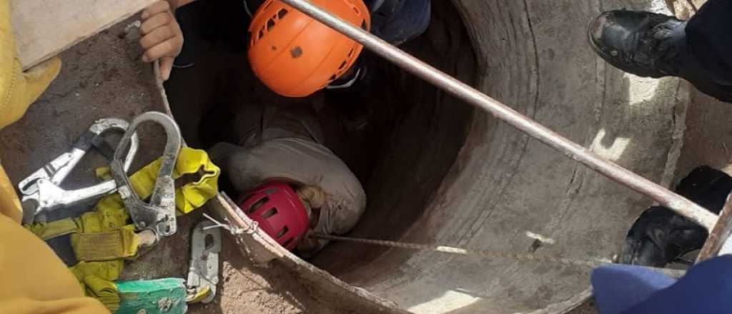 Una mujer cayó en un pozo séptico en Rivadavia y fue rescatada