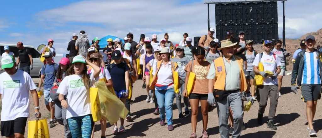 Luján limpió el Perilago Potrerillos junto a más de 400 voluntarios