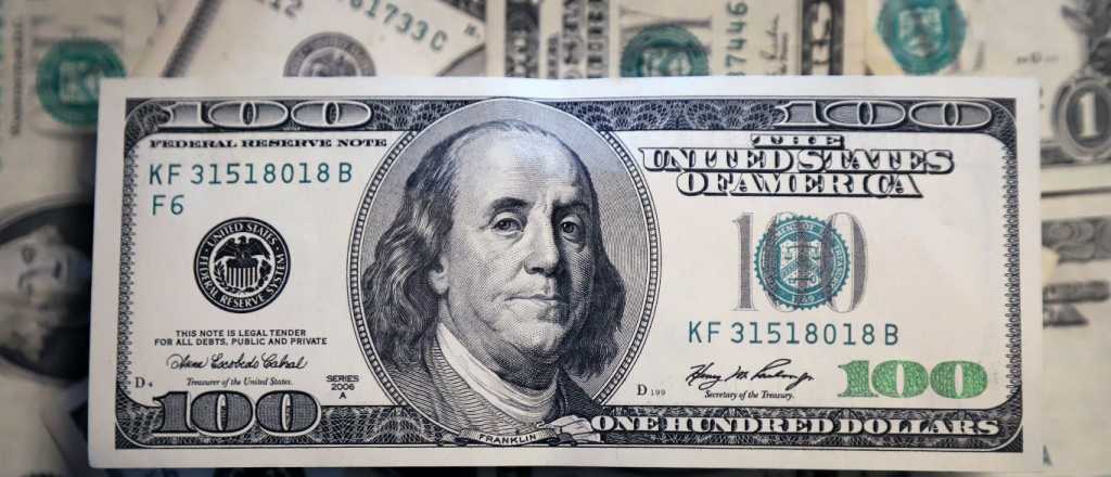 El Gobierno nacional endurece las normas para sacar d&oacute;lares del pa&iacute;s