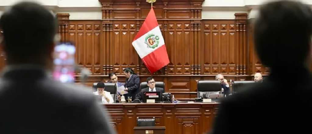 El Congreso de Perú rechazó adelantar las elecciones para 2023 