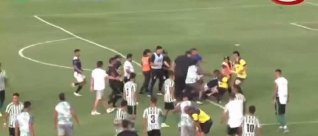 Videos: graves incidentes en un partido del Regional Amateur