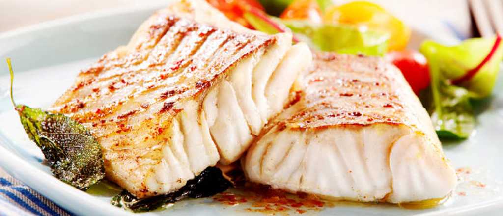 &iquest;C&oacute;mo hay que comer el pescado?