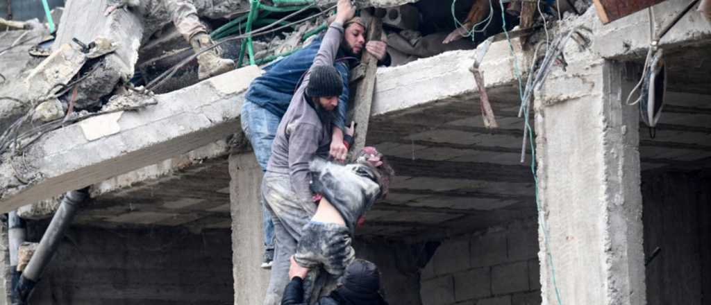 Ascienden a 17.500 los muertos por terremoto en Turquía y Siria