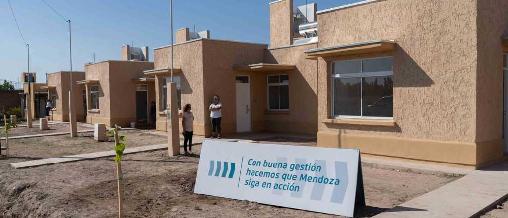En un año electoral el Gobierno acelera la entrega de viviendas desde el IPV