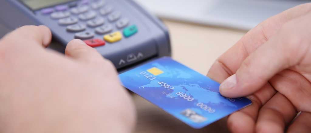 AFIP controlará compras con tarjeta de débito: a partir de qué monto