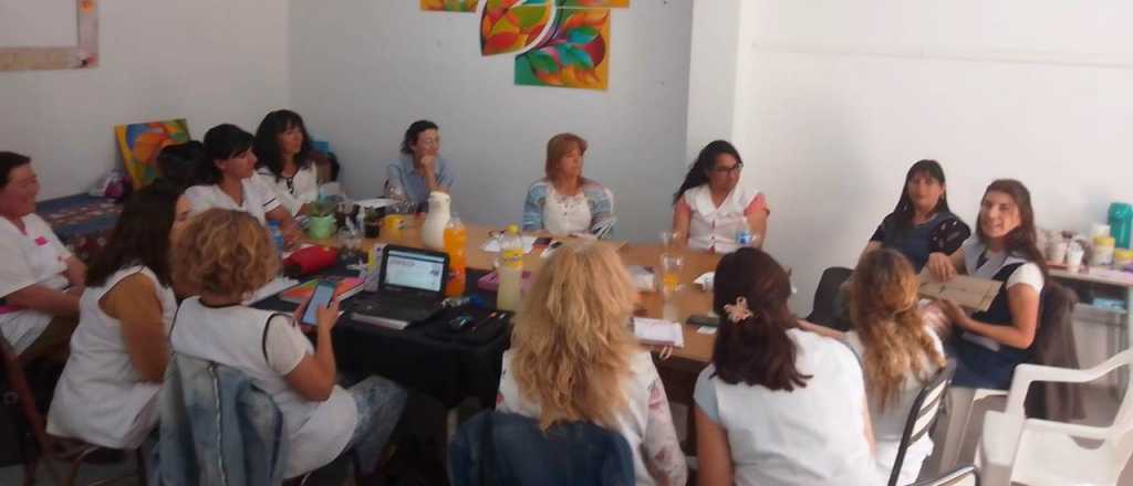 Este s&aacute;bado depositar&aacute;n la ayuda en &uacute;tiles e indumentaria para docentes