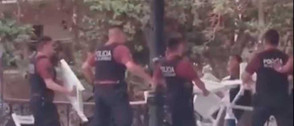 Video: redujeron a sillazos a un hombre que amenazaba a los peatones