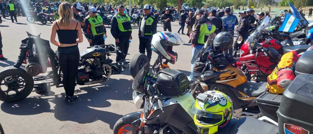 M&aacute;s de 4.000 motociclistas ya disfrutan del encuentro en Mendoza