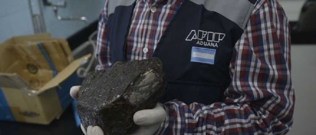 Insólito: quiso ingresar un meteorito de contrabando desde Chile