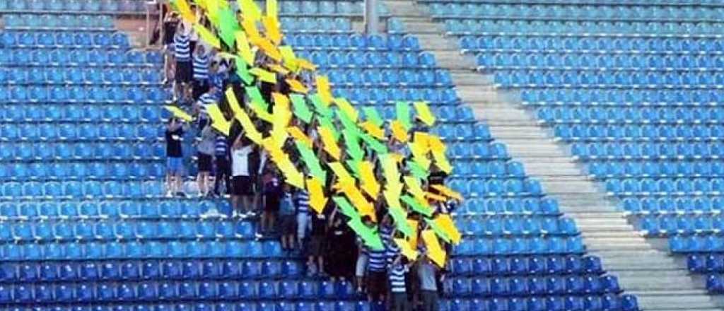 &iquest;Alguna vez viste c&oacute;mo estos hinchas "ayudaron" a sus jugadores a meter un gol?