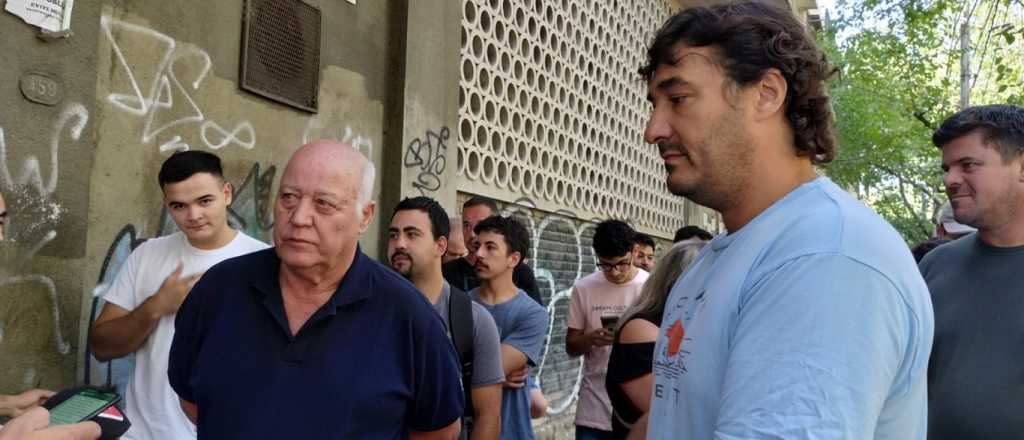 Trabajadores de cítricos de Mendoza protestaron en el Senasa