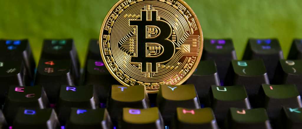 Bitcoin y las cripto aflojan en la semana en que el mundo debate su control