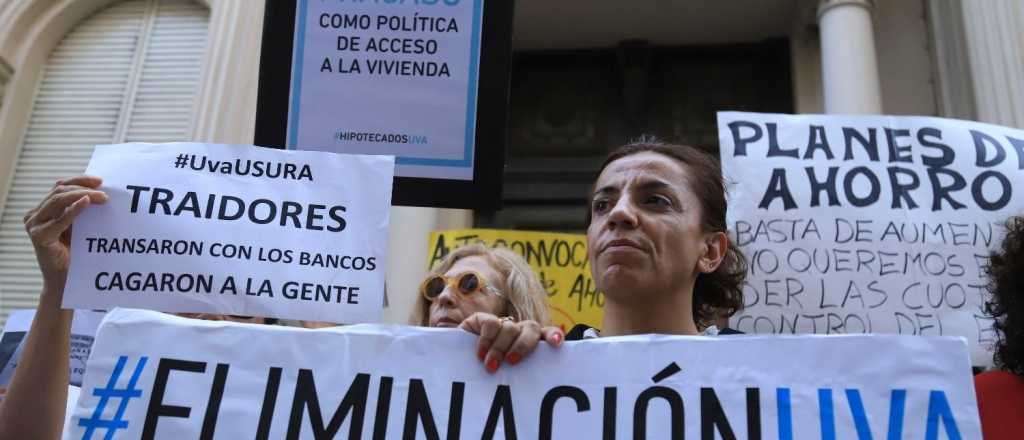 Cinco razones por las que los cr&eacute;ditos UVA son un "robo"