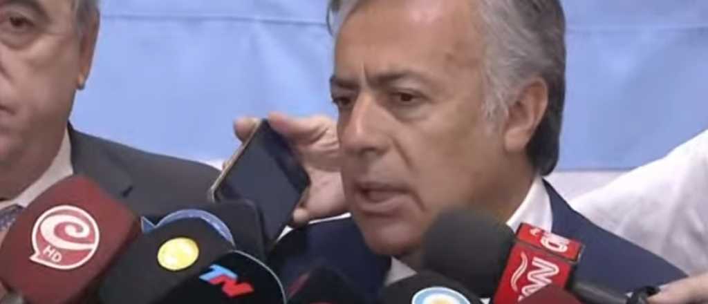 Cornejo, en campa&ntilde;a, visit&oacute; una f&aacute;brica y se reuni&oacute; con empresarios