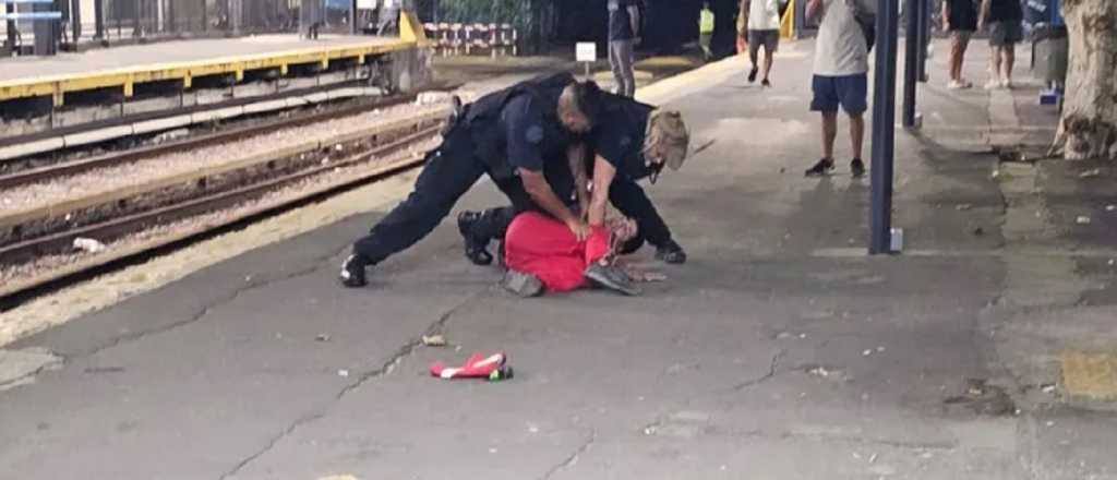 Terror a bordo de un tren en Buenos Aires: un pasajero accionó una granada