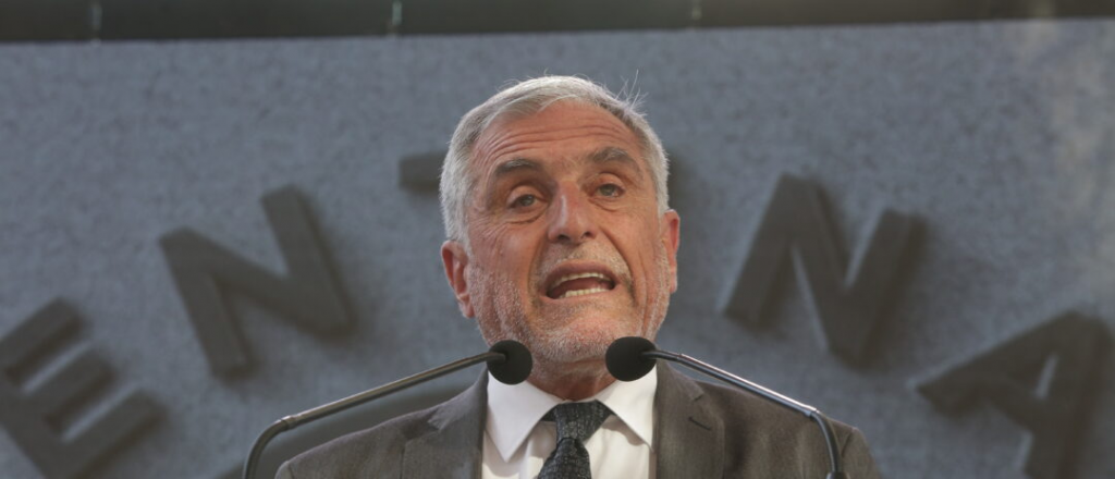 Zuccardi: "La vitivinicultura consolida un proceso de innovaci&oacute;n y planificaci&oacute;n"