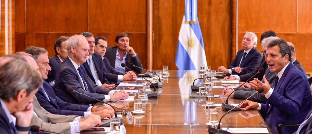 Economía consiguió un 64% de adhesión en el canje de deuda en pesos