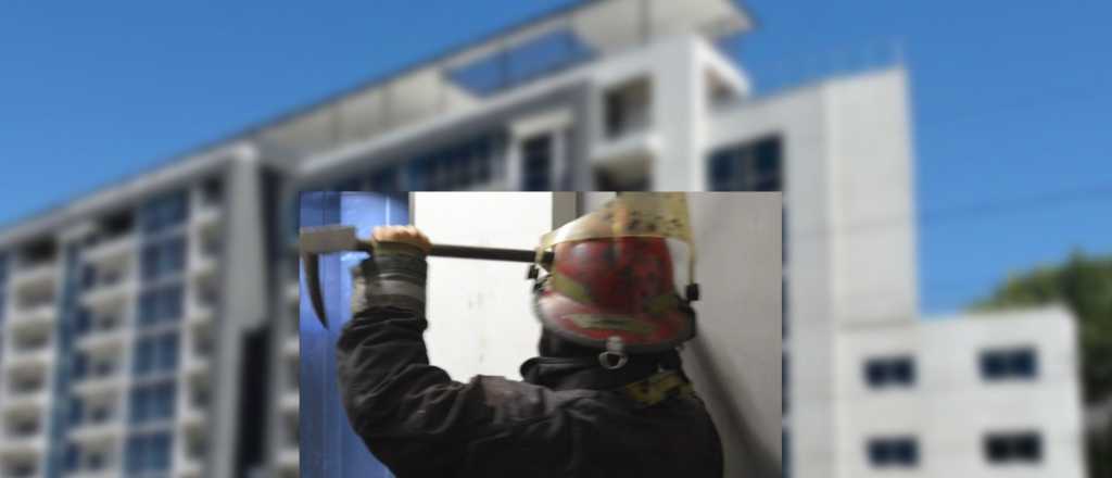 Cay&oacute; 7 pisos un ascensor en Godoy Cruz con seis personas adentro 