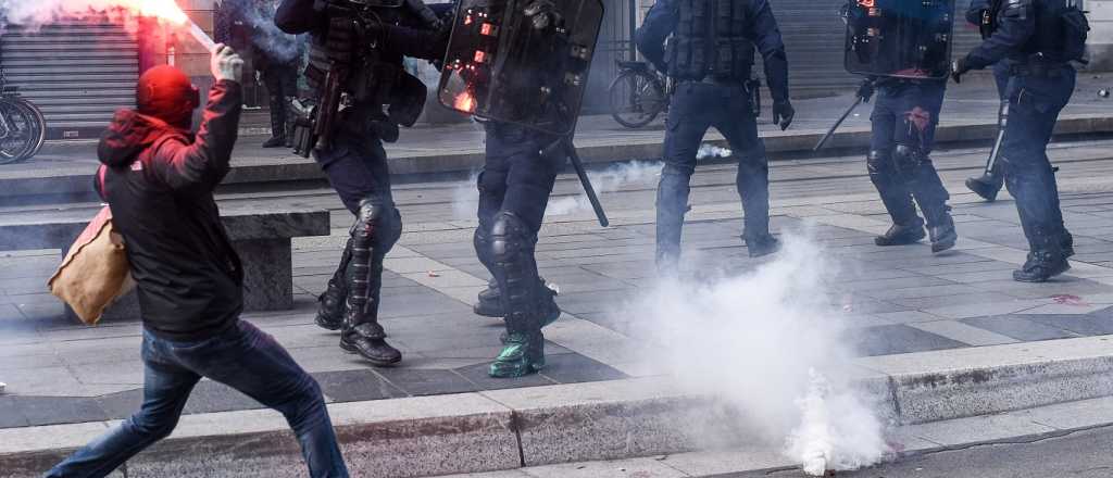 Video: protestas y represión en Francia por la reforma jubilatoria