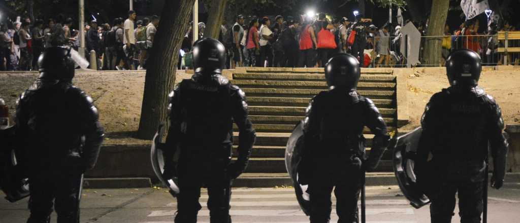 El intendente de Mendoza les dijo a los piqueteros: "No aceptamos la extorsión"