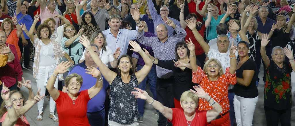 Tres mil vecinos participaron del "Giolazo" en Maip&uacute;