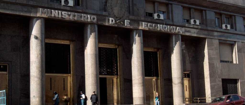 Organismos estatales tendr&aacute;n que vender sus bonos en d&oacute;lares 