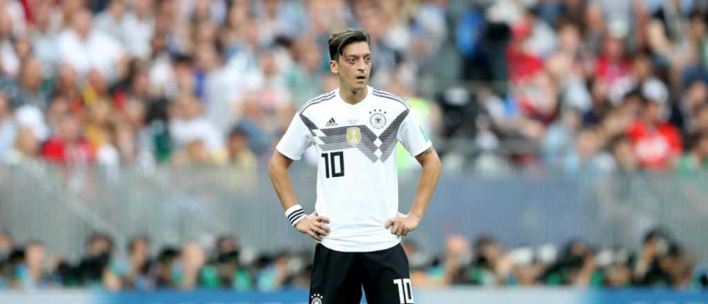 El alemán Özil se retiró del fútbol a los 34 años