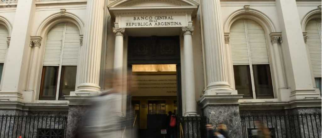 El Central compró más de U$S 100 millones para contener las reservas