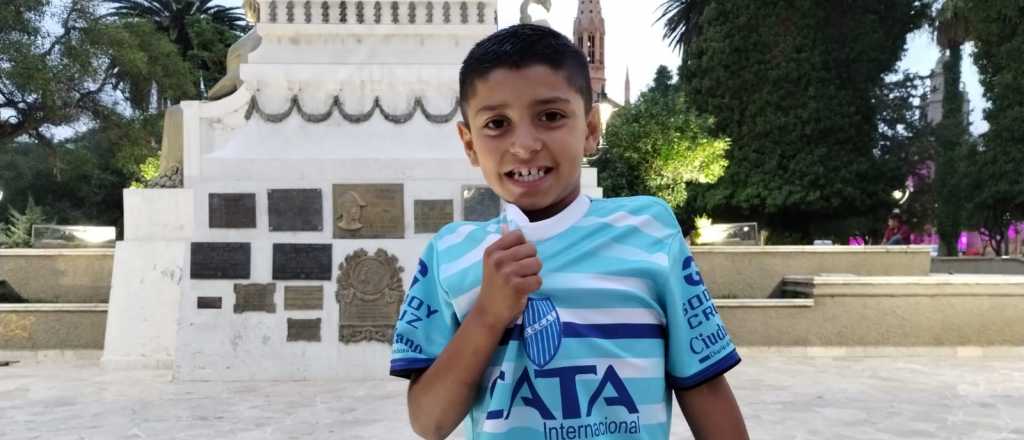 Mateo, el "niño bailarín" de Godoy Cruz que cautivó al fútbol argentino 