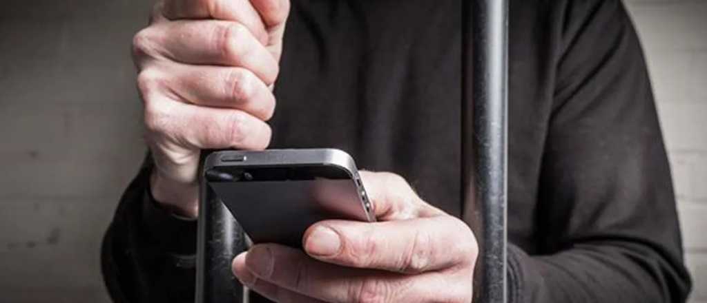 El PRO quiere prohibir y penalizar el uso de celulares en las cárceles