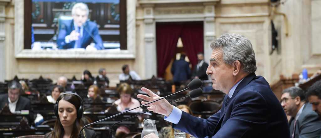 "Viven en Albertolandia", criticó la oposición a Rossi en el Congreso
