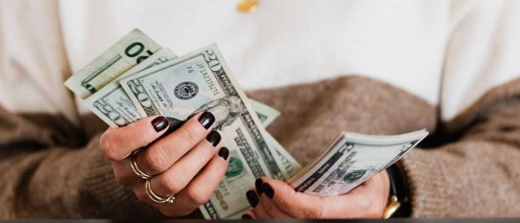 Pactaron la compra de d&oacute;lares en Godoy Cruz y les robaron todo