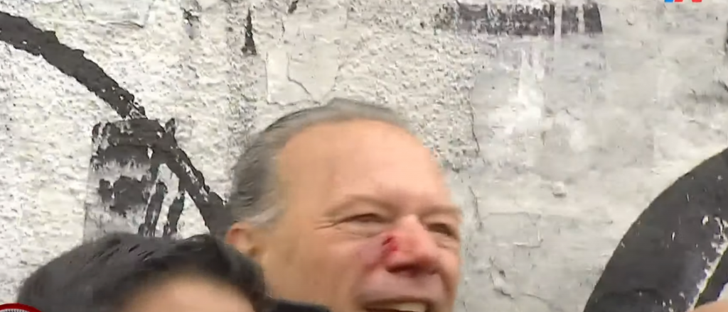 Golpearon en una protesta a Sergio Berni, ministro de Seguridad de Buenos Aires
