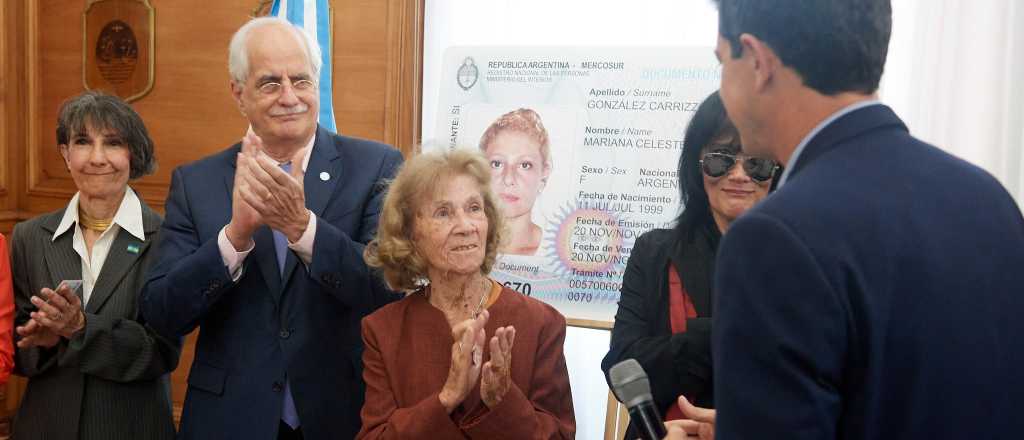 Wado de Pedro present&oacute; el nuevo DNI para h&eacute;roes de Malvinas 