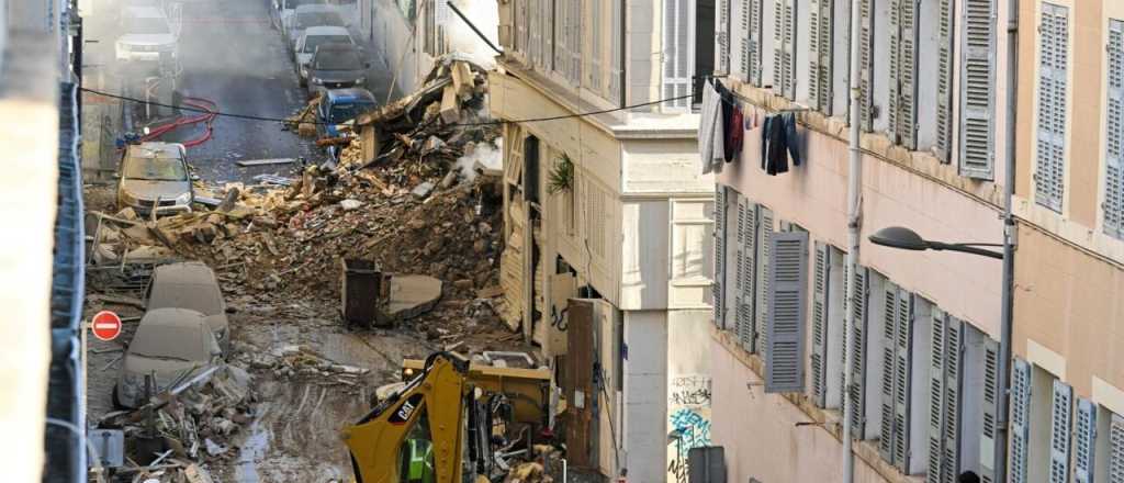 Fotos: al menos cinco heridos por el derrumbe de un edificio en Marsella