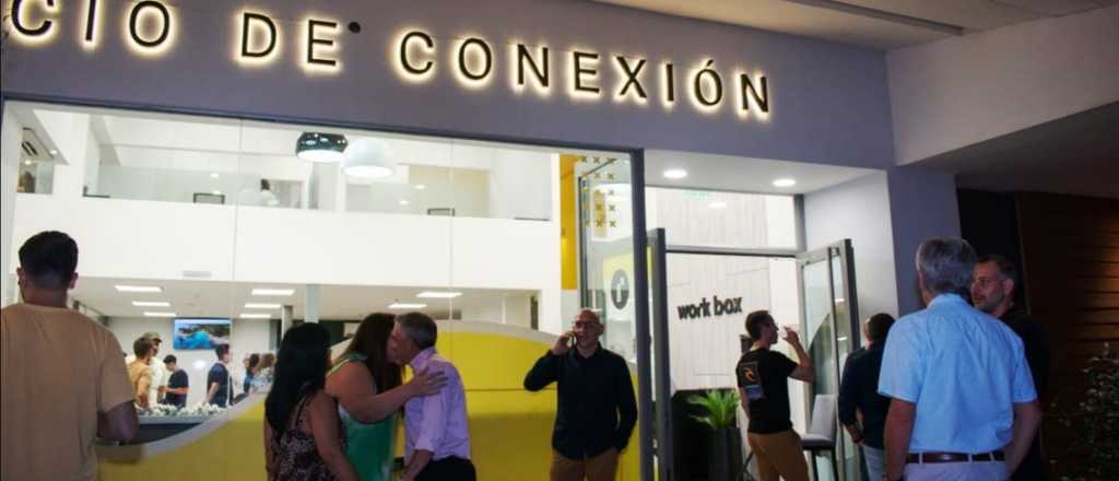 Ahorrar en oficinas: abri&oacute; un gran espacio de coworking en Guaymall&eacute;n