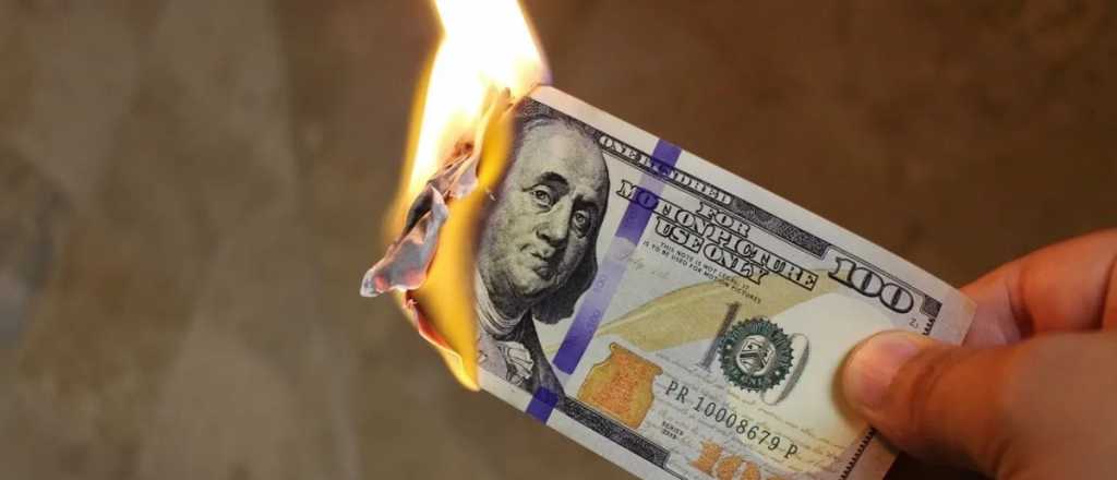 El d&oacute;lar blue supera su m&aacute;ximo hist&oacute;rico y se vende a $400